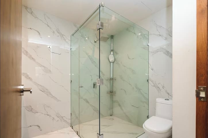 luxury-penthouse-with-private-pool-and-grill-area/