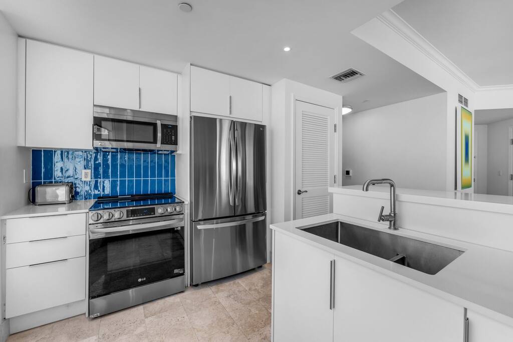 FontaineBleau Suite | Street & Partial Ocean view