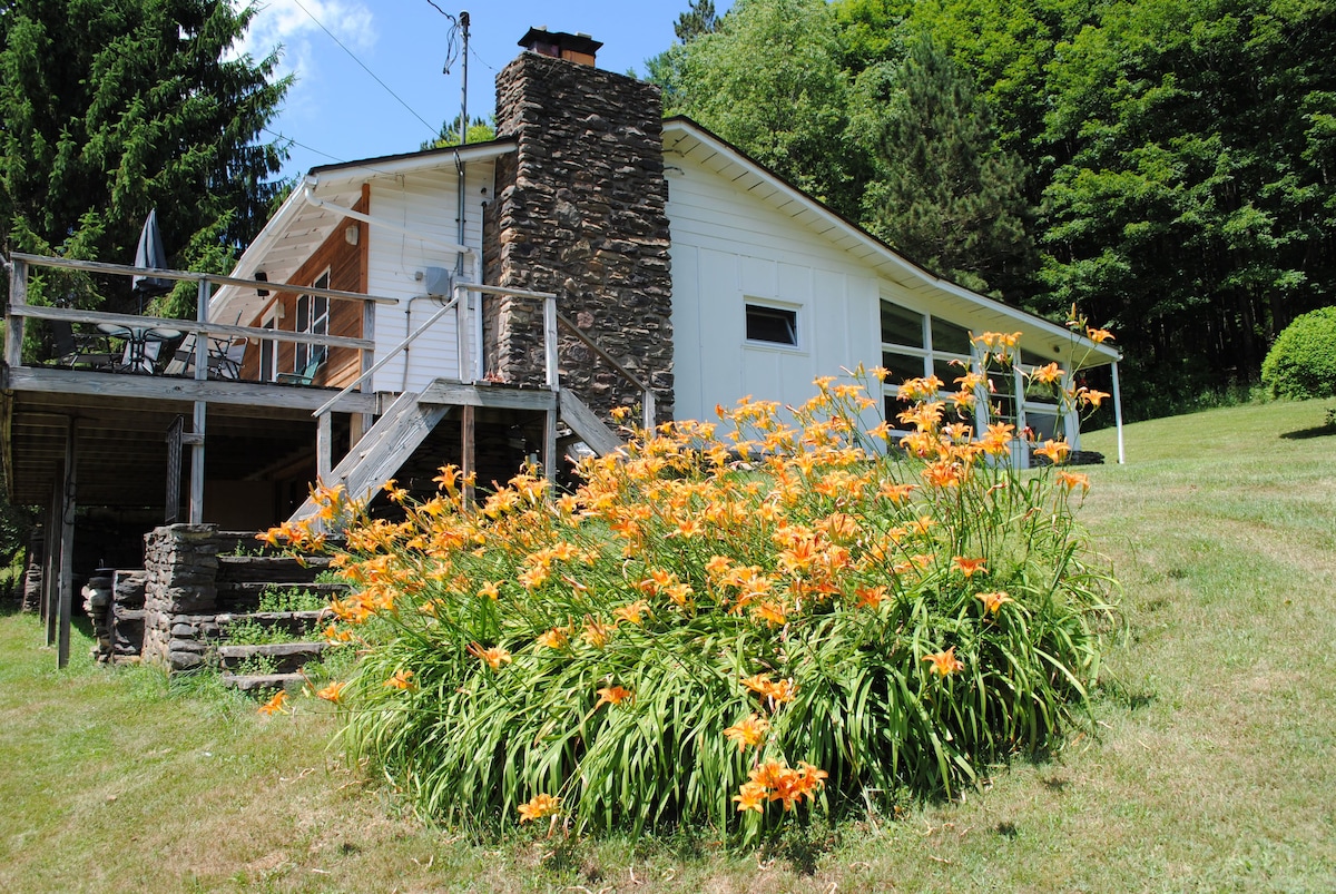 peaceful-catskill-mountain-getaway/