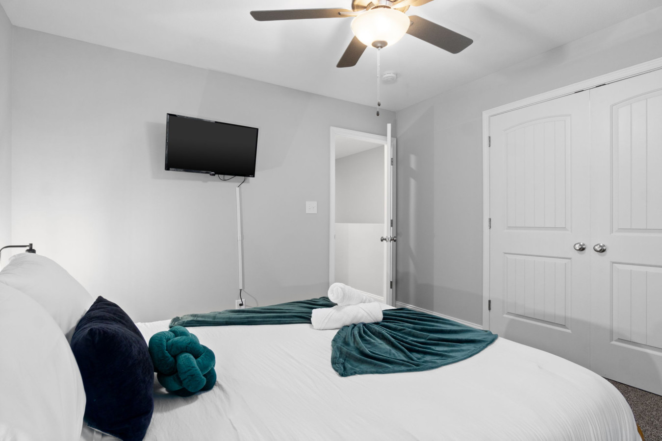 modern-comforts-in-clarksville/