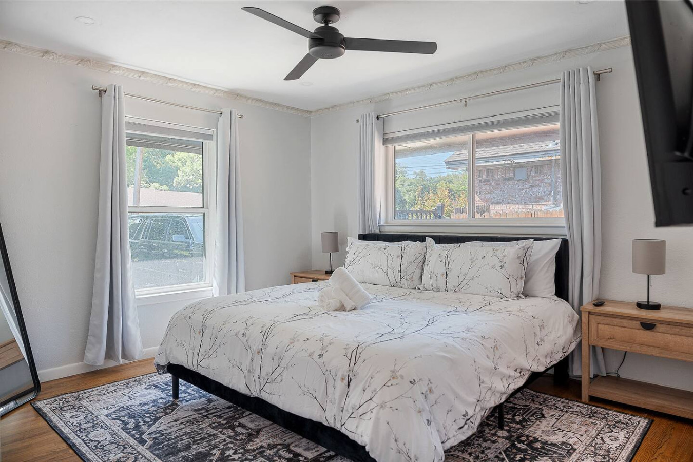 play-and-stay-or-dallas-home-w-gym-+-gameroom-+-wifi/