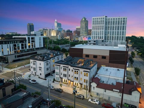 Raleigh Rooftop Retreat: City Views, Parking