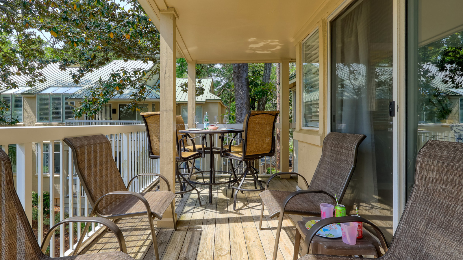 Relax, Recharge & Unwind – Elegant Lagoon Retreat Near the Beach