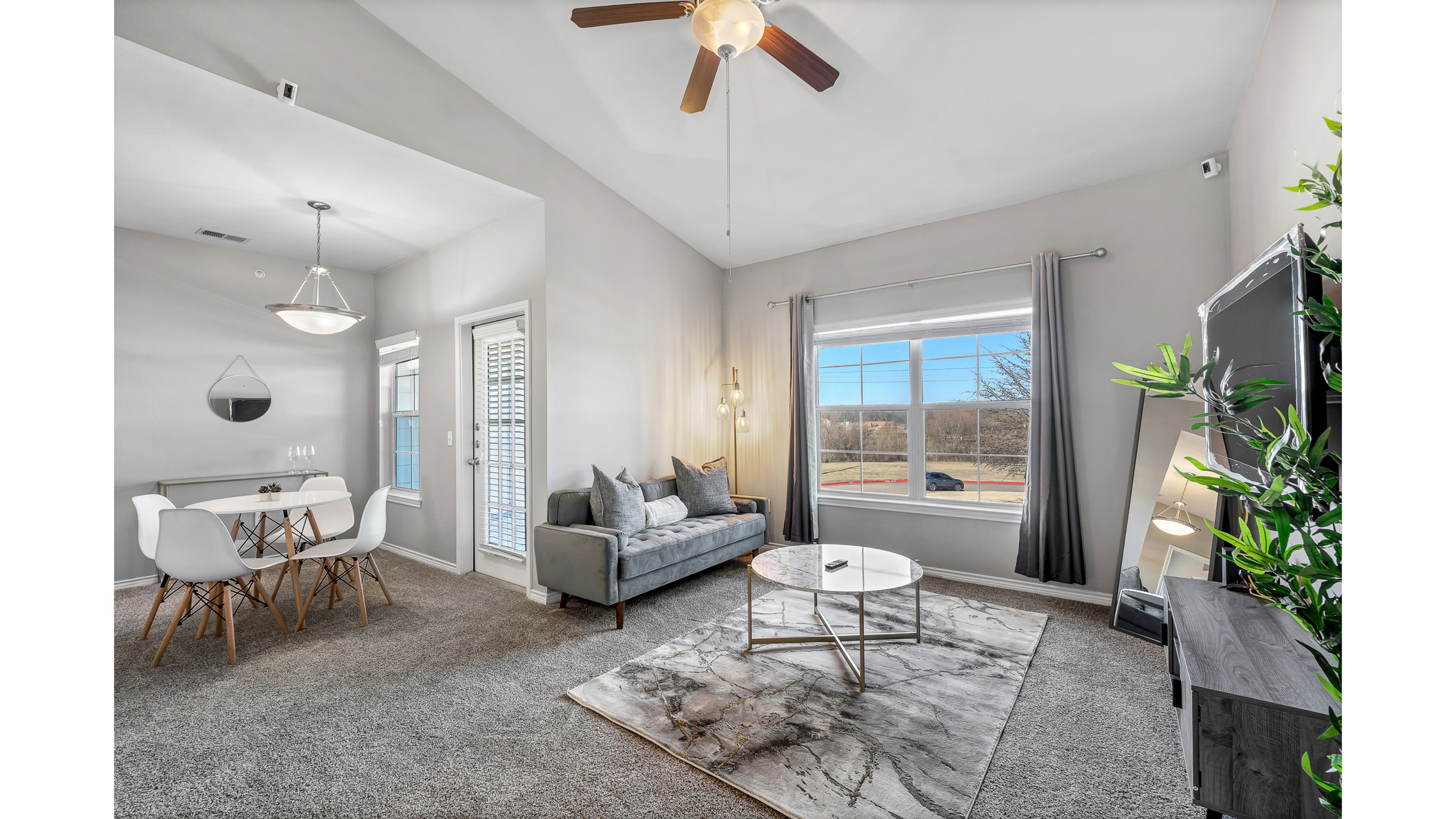 Cozy 1BD Near Walmart HQ | Long Stay Discounts R1