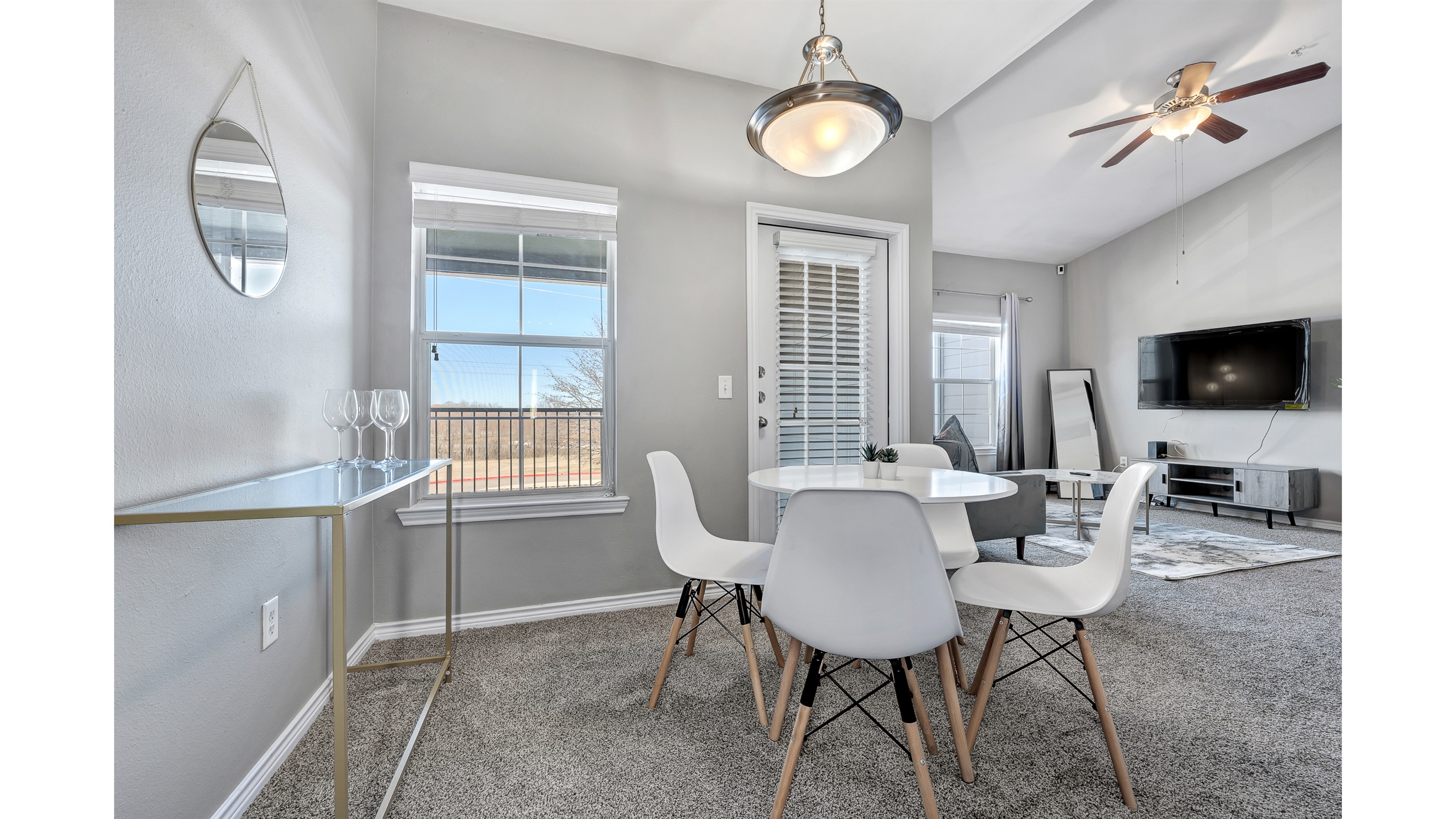 Cozy 1BD Near Walmart HQ | Long Stay Discounts R1