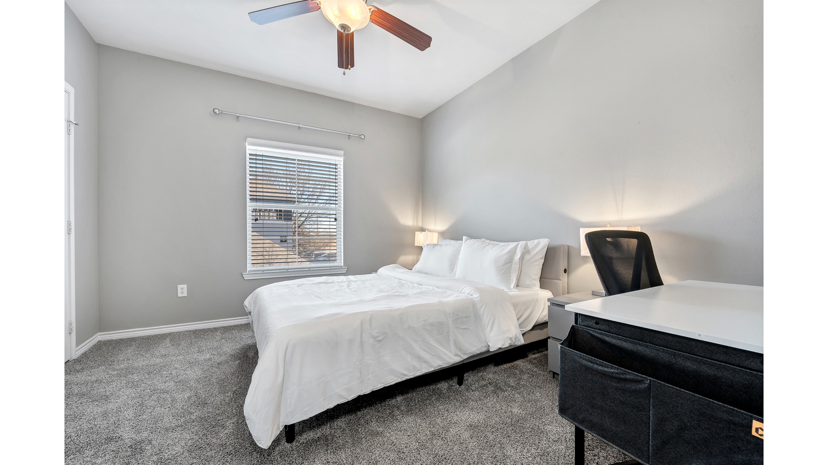 Cozy 1BD Near Walmart HQ | Long Stay Discounts R1