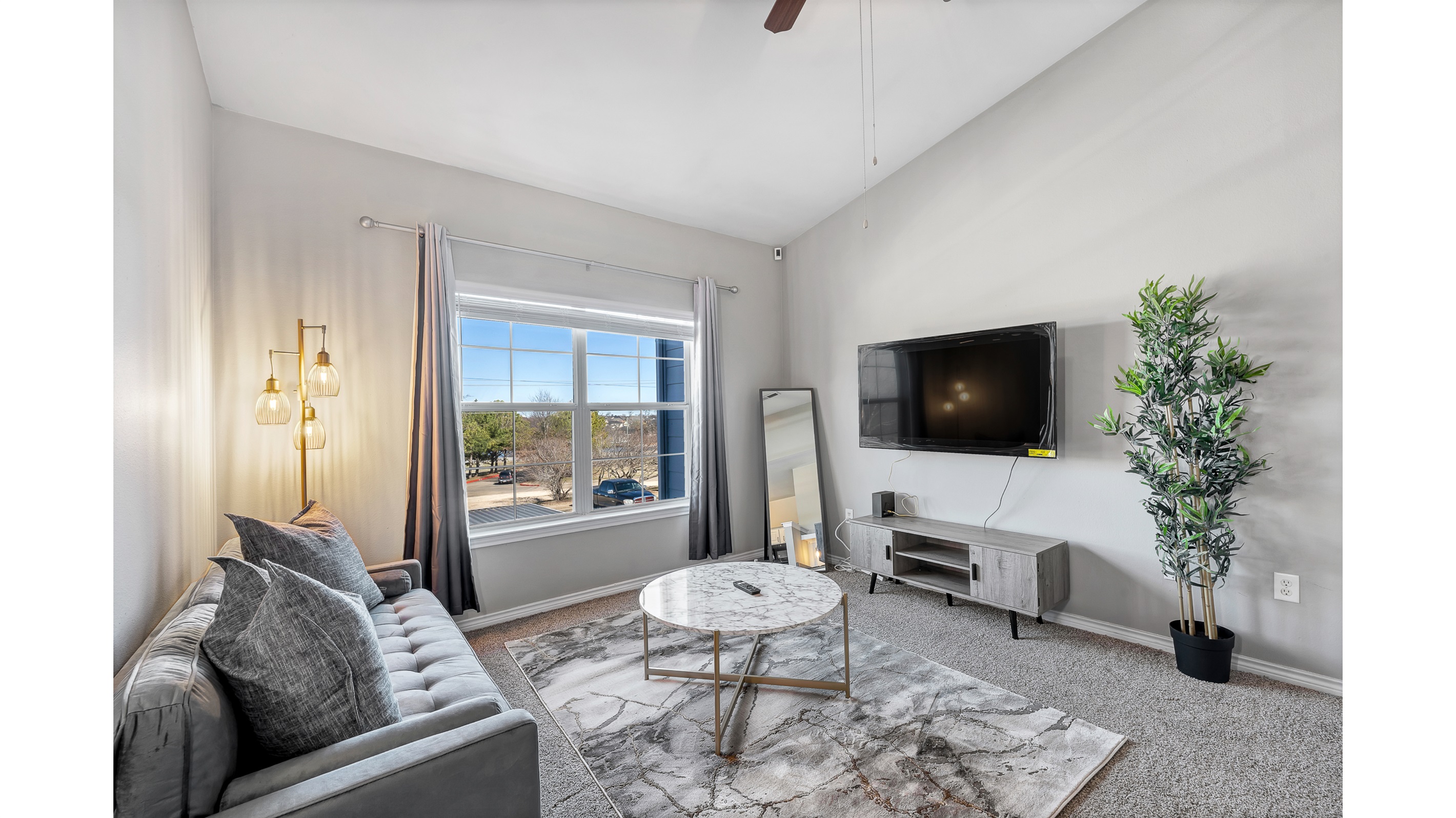 Cozy 1BD Near Walmart HQ | Long Stay Discounts R1