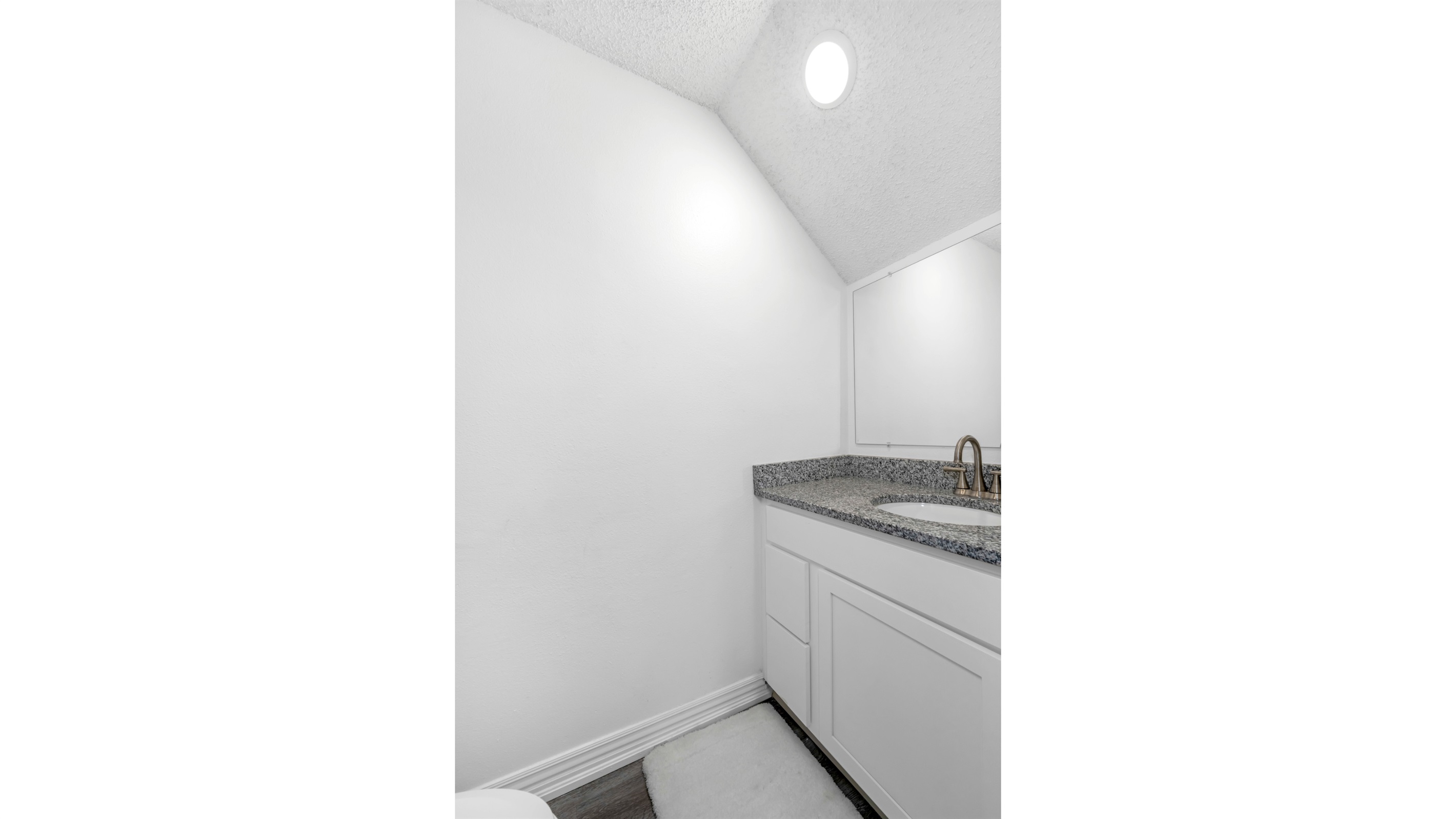 Cozy 3BD Near Walmart HQ | Long Stay Discounts