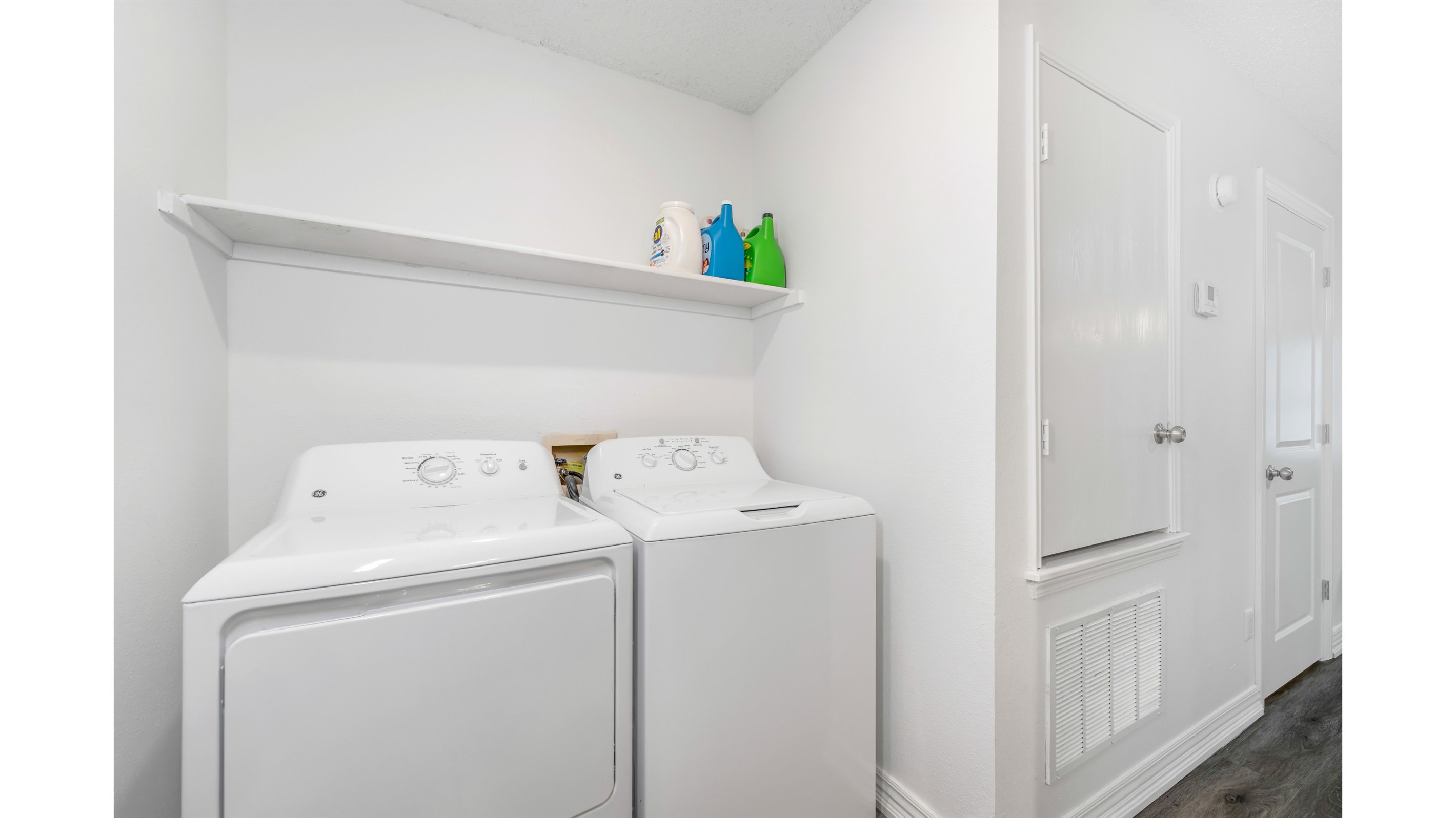 Cozy 3BD Near Walmart HQ | Long Stay Discounts