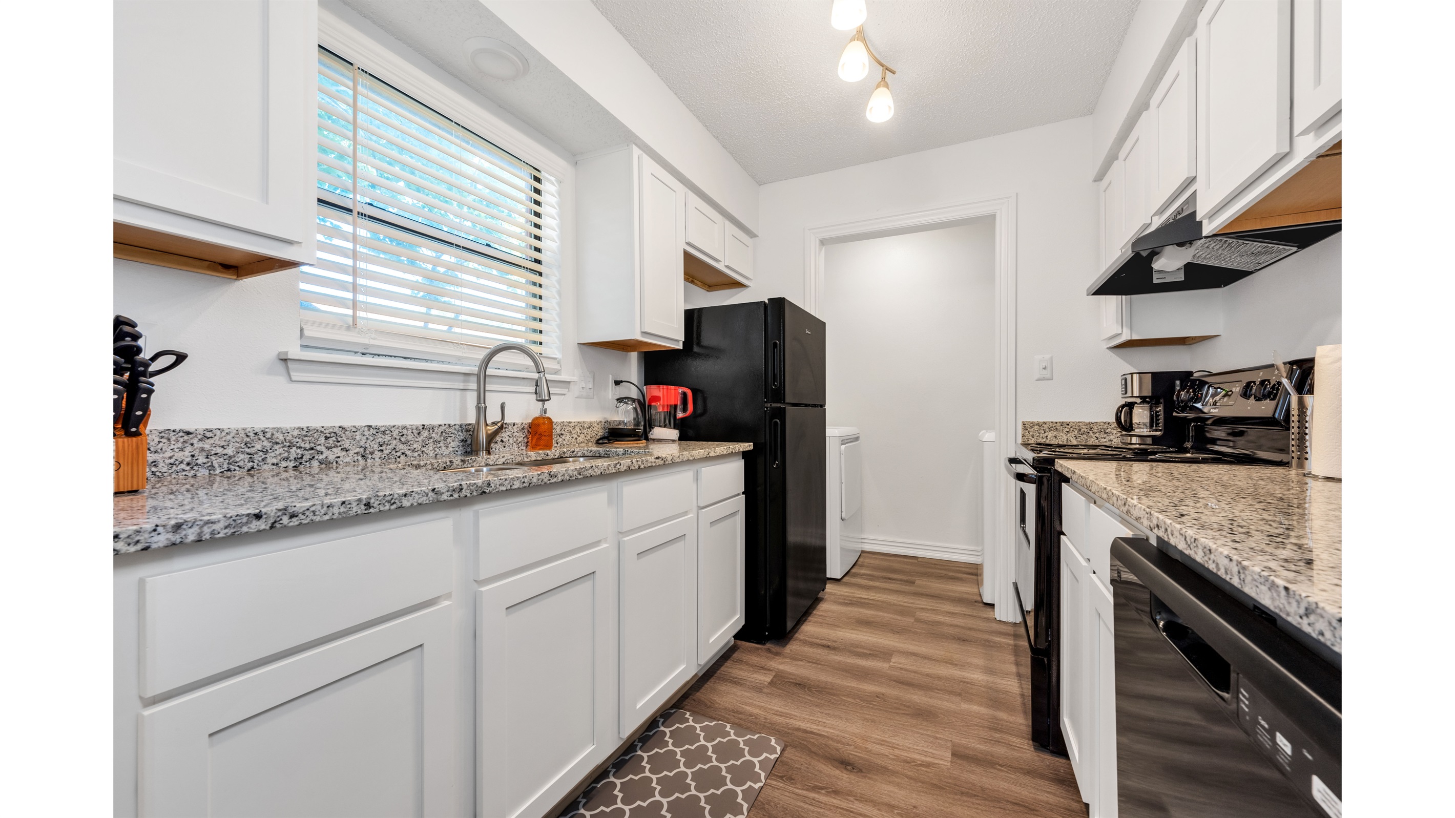 Cozy 2BD Near Walmart HQ | Long Stay Discounts