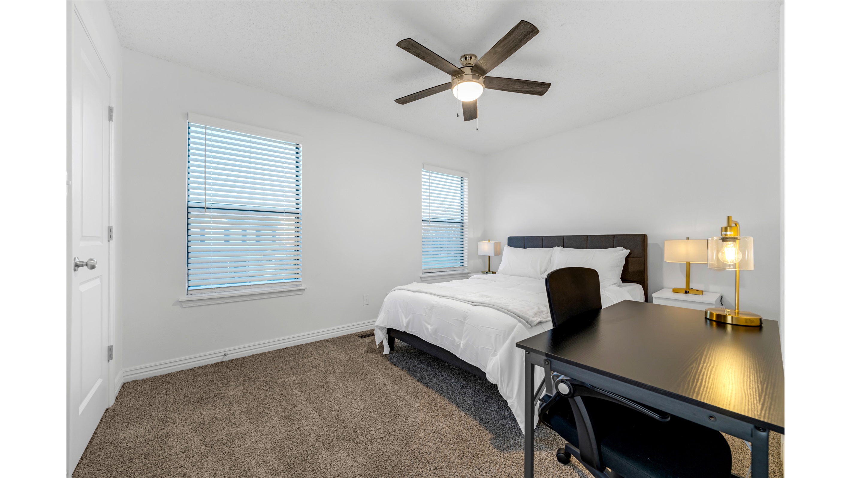Cozy 3BD Near Walmart HQ | Long Stay Discounts