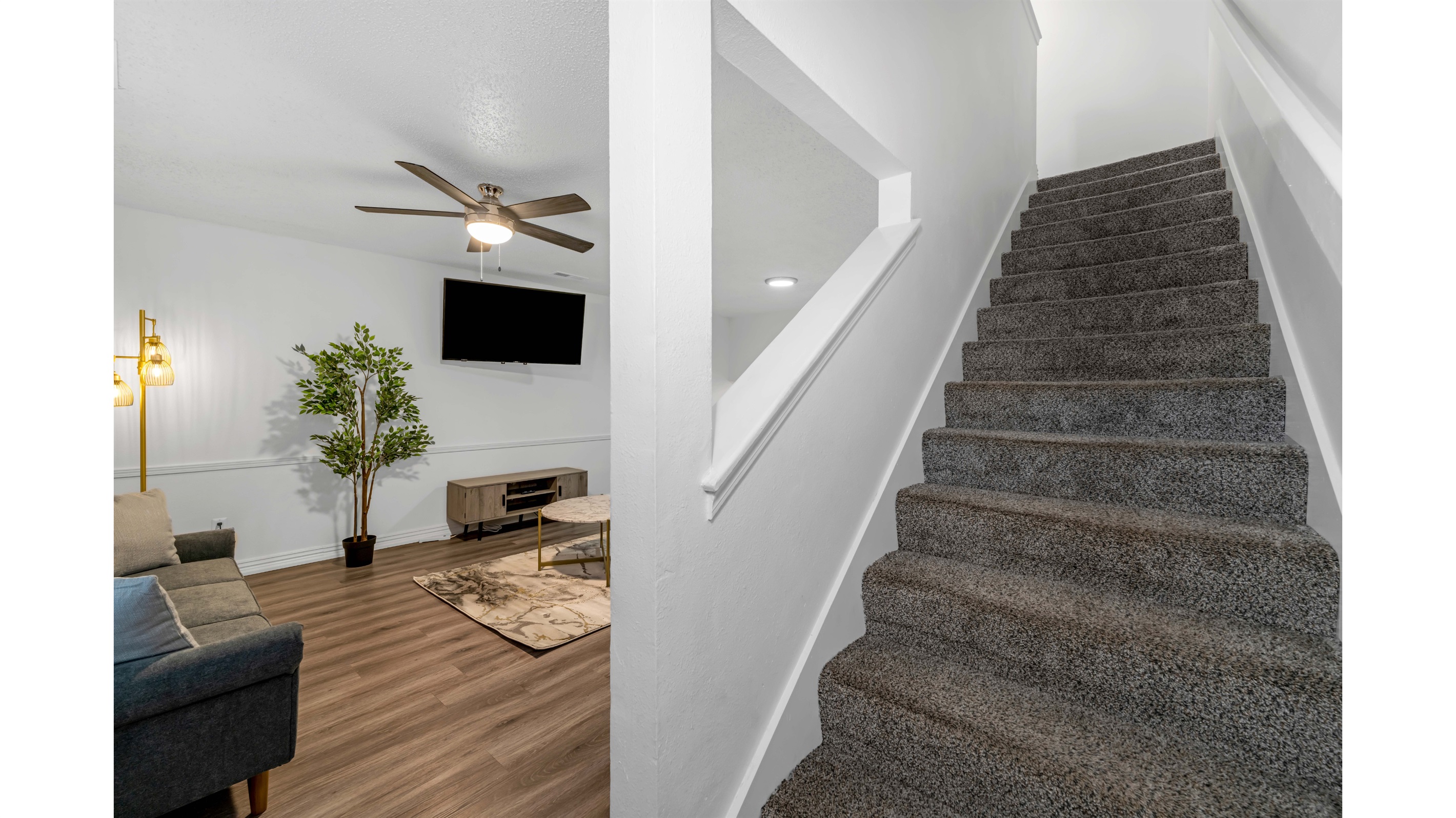 Cozy 3BD Near Walmart HQ | Long Stay Discounts