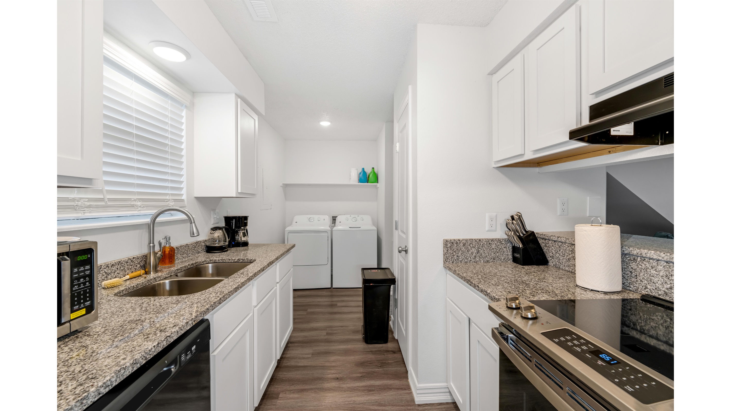 Cozy 3BD Near Walmart HQ | Long Stay Discounts