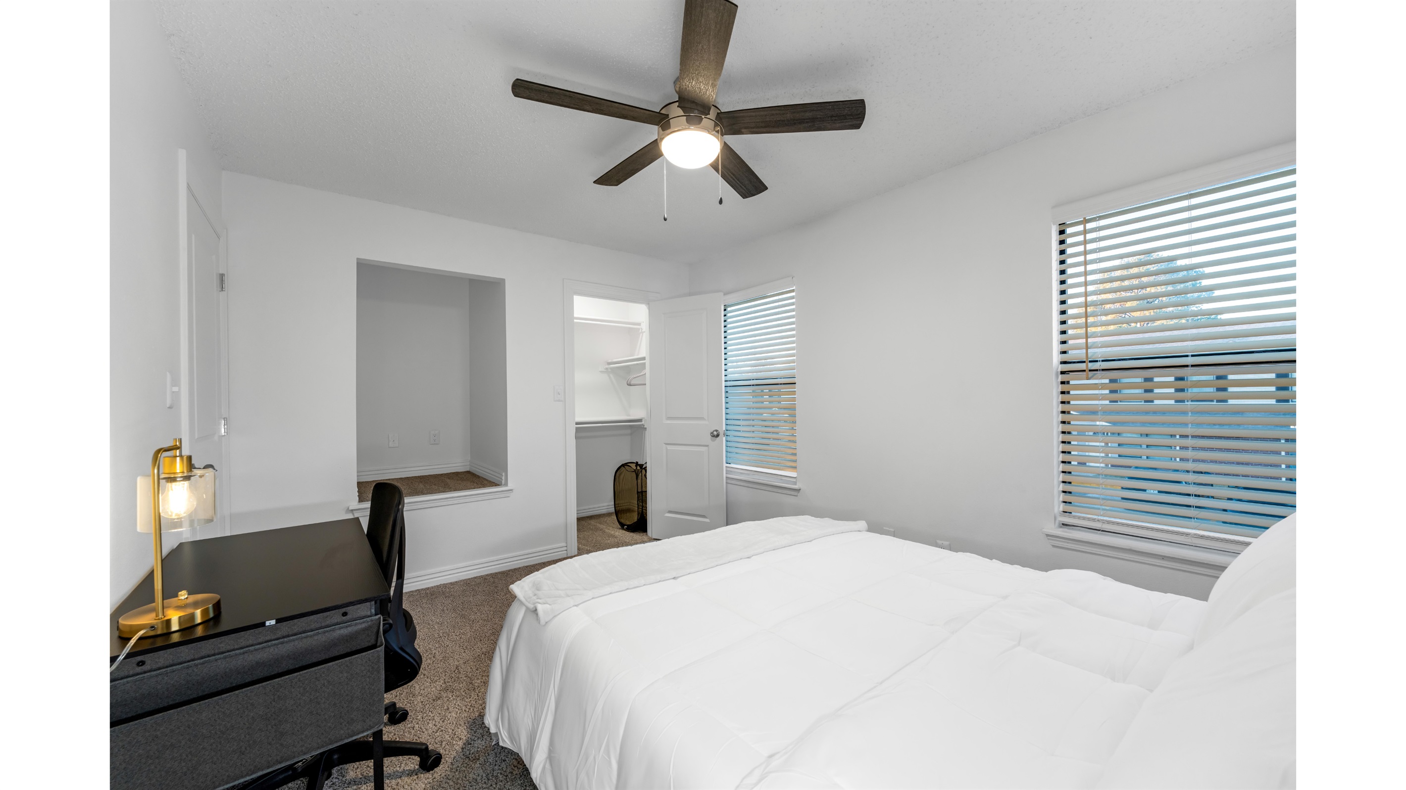 Cozy 3BD Near Walmart HQ | Long Stay Discounts