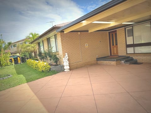 1 Bedroom Kingswood Suit