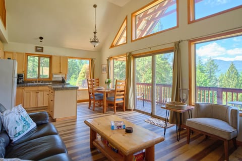 Enjoy open, spacious, and inviting living area!