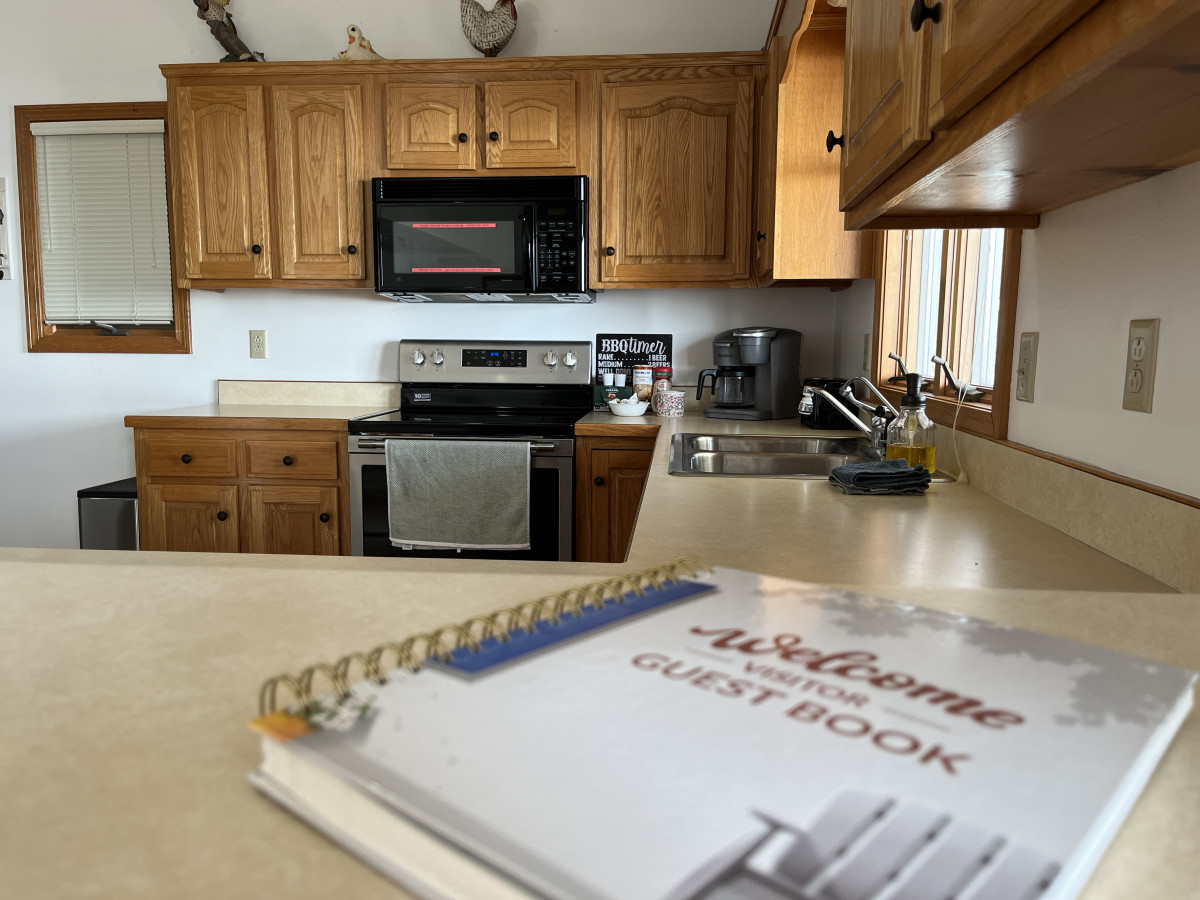 Point Harbor Haven: Enjoy a peaceful getaway with stunning coastal home with direct access to Currituck Sound for kayaking and fishing