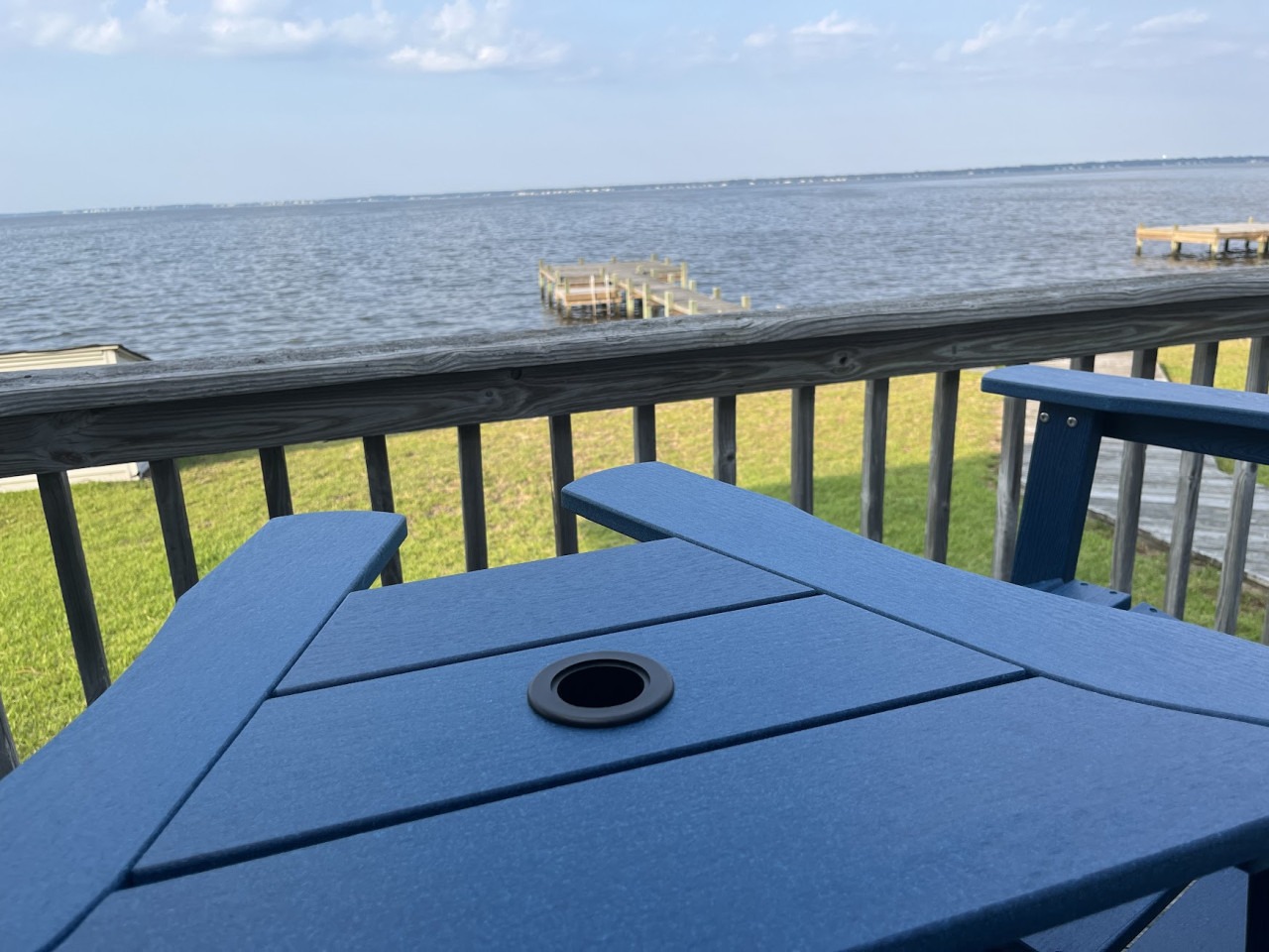 Point Harbor Haven: Enjoy a peaceful getaway with stunning coastal home with direct access to Currituck Sound for kayaking and fishing