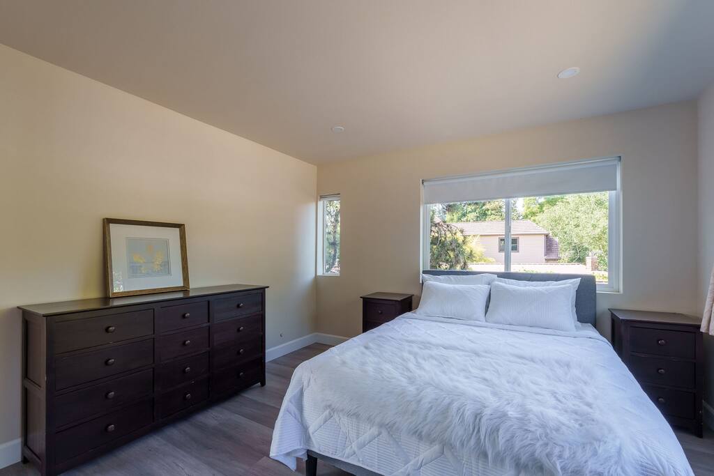 New 2 master suite river front property!