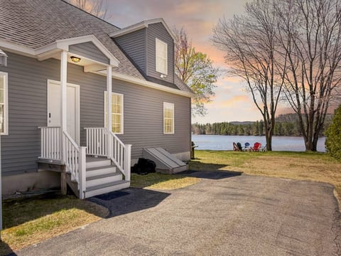 Loon's Lookout | Relaxing Waterfront Retreat