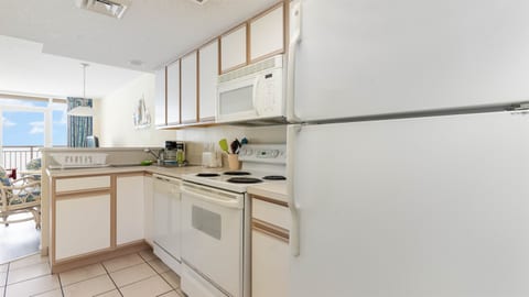 Full Sized Kitchen