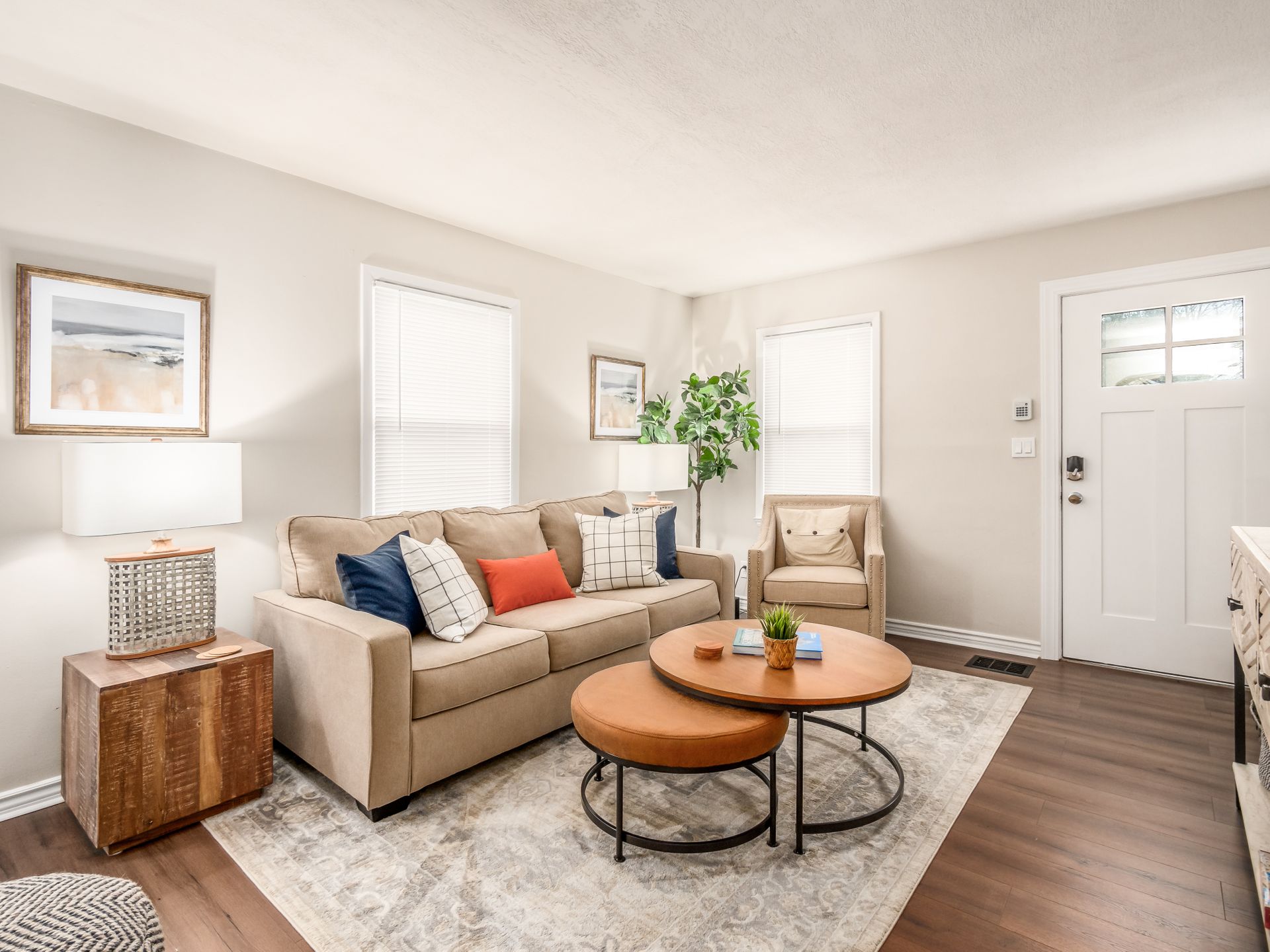 The Columbus Cape Cod Cottage | 1st Floor Beds!