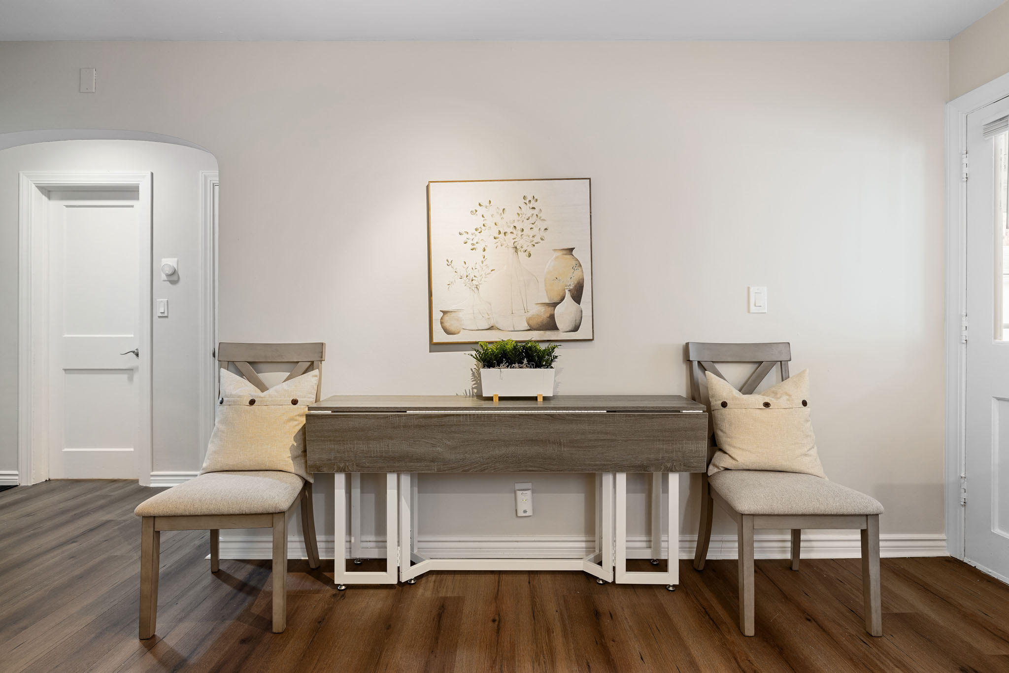 The Columbus Cape Cod Cottage | 1st Floor Beds!