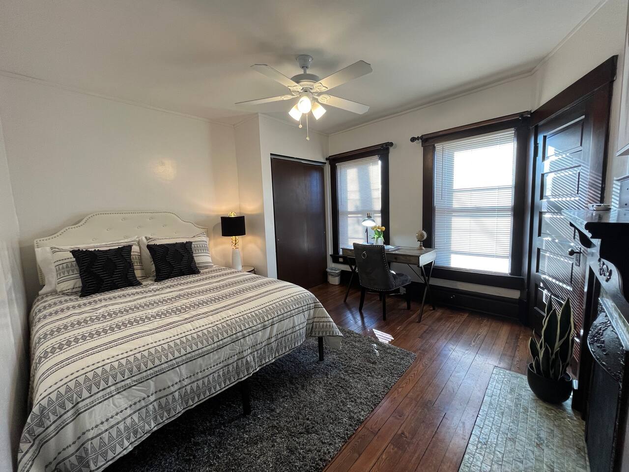 Central Townhouse | Walk to Convention Center