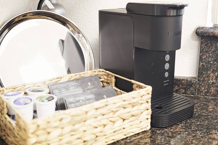 dwell-descans-restful-haven-steps-to-vegas-strip/