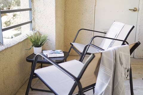 Dwell Descans ※ Restful Haven Steps to Vegas Strip