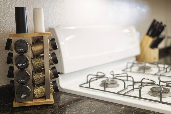 dwell-descans-restful-haven-steps-to-vegas-strip/