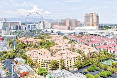 Dwell Descans ※ Restful Haven Steps to Vegas Strip