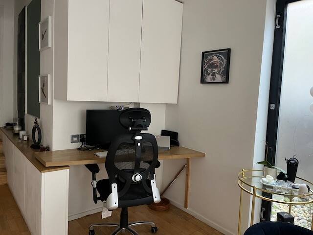 Designer large 1bd with private garden