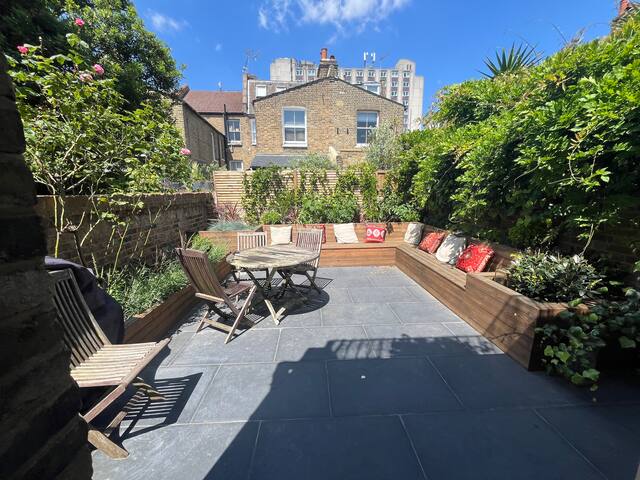 Designer large 1bd with private garden