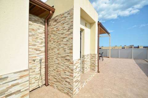 Fantastic duplex with barbecue, sea views.