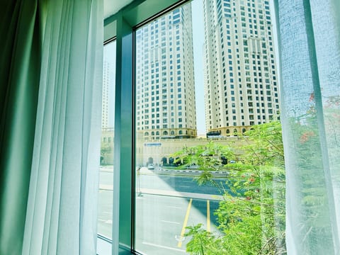 Vserve - 1 BR Escape in the Heart of Dubai Marina