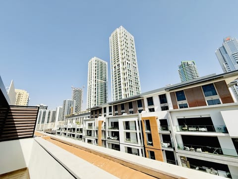 Vserve - Peaceful 1 BR Getaway in Vibrant JVC