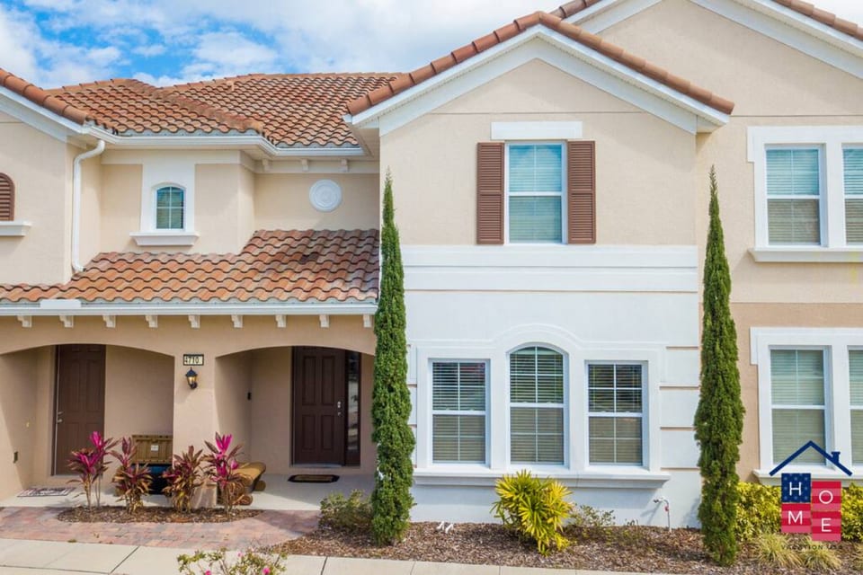 Family House: Ideal for 8 Guests with Private Pool - Davenport