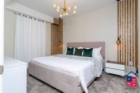 Modern Oasis Condo - Relaxing View | Near Disney