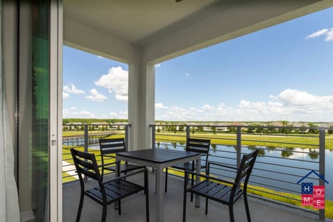 Modern Oasis Condo - Relaxing View | Near Disney
