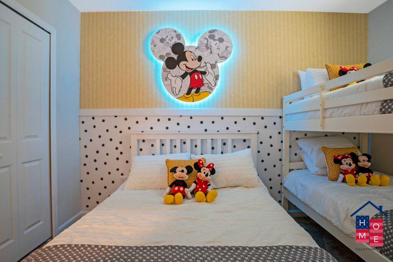 Resort Condo in Orlando: Cozy Retreat with Lazy River & Kids' Water Park Near Disney - Four Corners