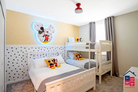 Resort Condo in Orlando: Cozy Retreat with Lazy River & Kids' Water Park Near Disney