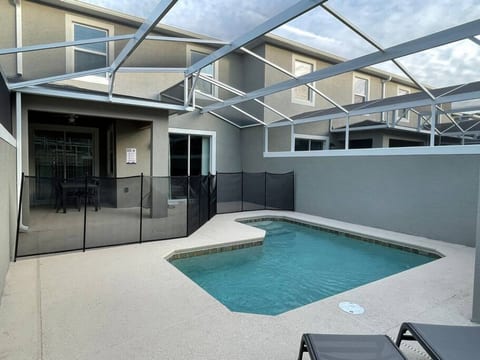 Paradise House - Thematic Rooms & Private Pool