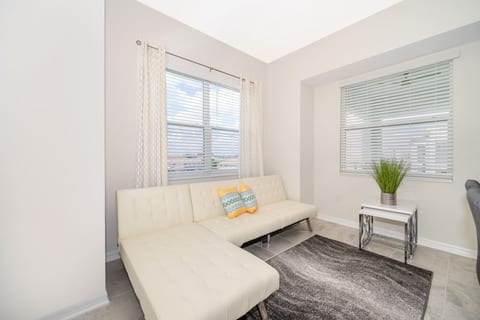 3121-406 · Stylish Apartment with Privilage Location & View