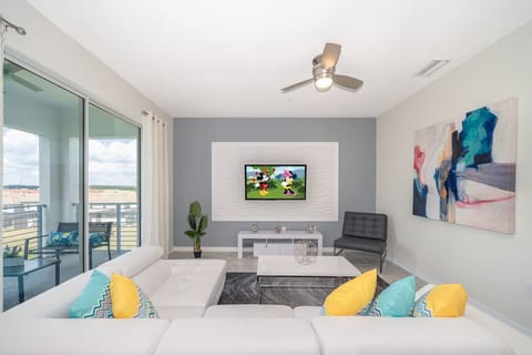 3121-406 · Stylish Apartment with Privilage Location & View