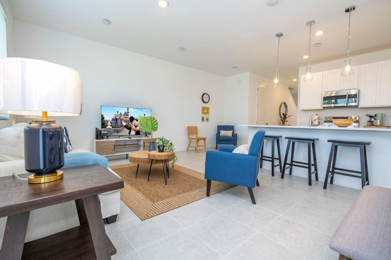 Captivating Family House - Resort Access