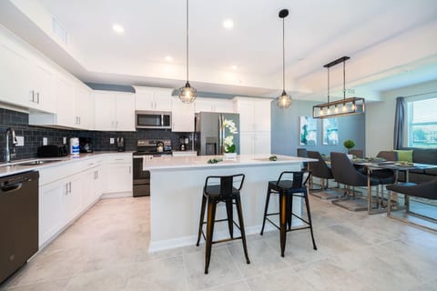 Condo in the Heart of Orlando - 10 Min from Disney