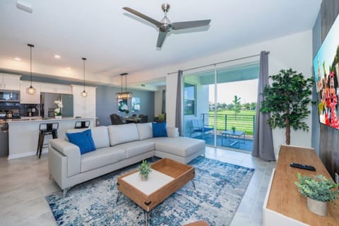 Condo in the Heart of Orlando - 10 Min from Disney