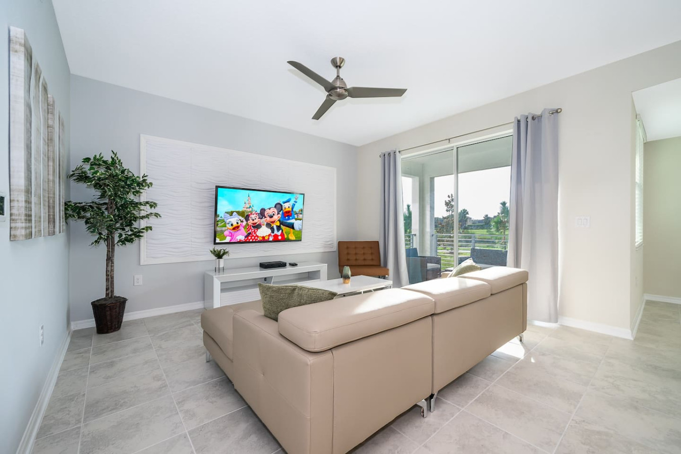 Modern Condo Near Disney