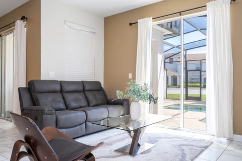 Family-Friendly Home & Pool Near Disney